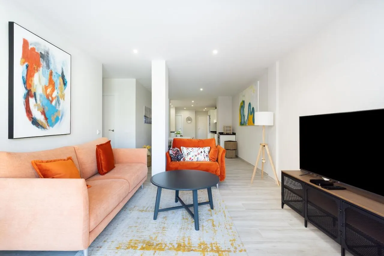 New 140M2 Loft-Style Flat At Town Heart, 3 Beaches Close Casa Leon El Medano  El Medano (Tenerife)